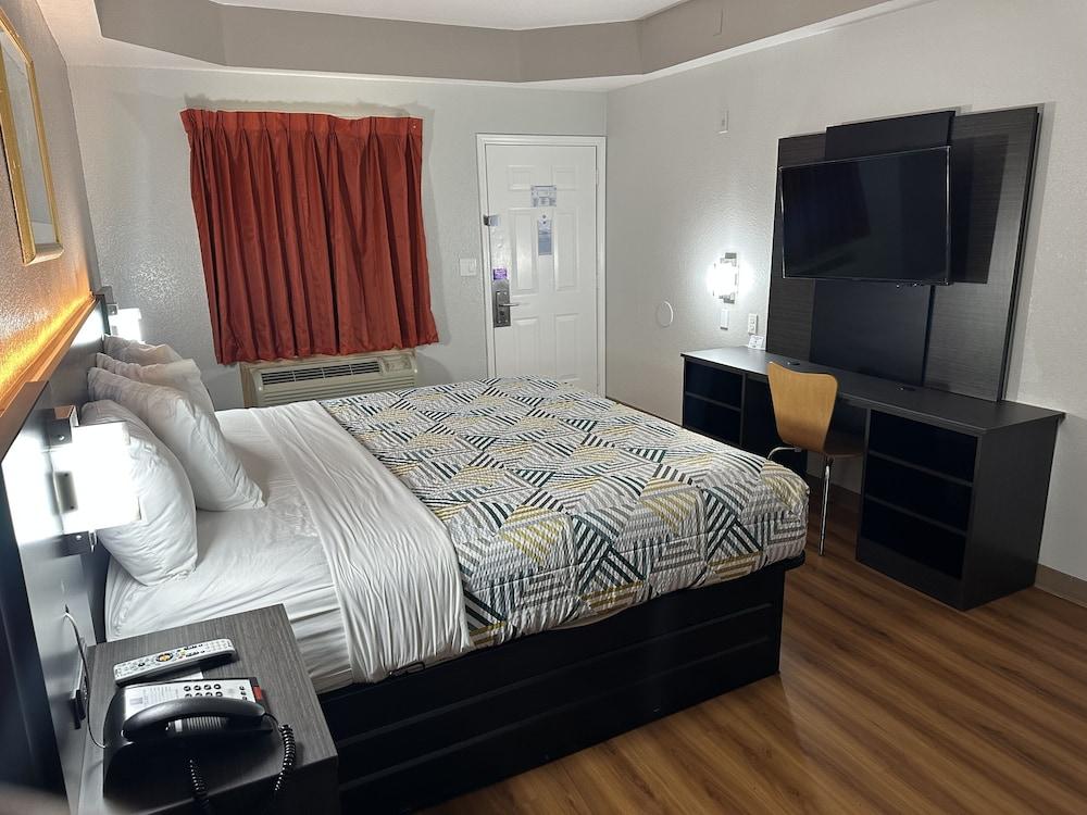 Motel 6 Alvarado, TX photo 3