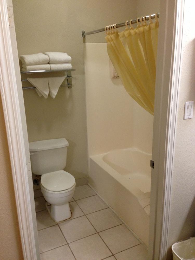 Magnolia Inn of Gautier photo 17