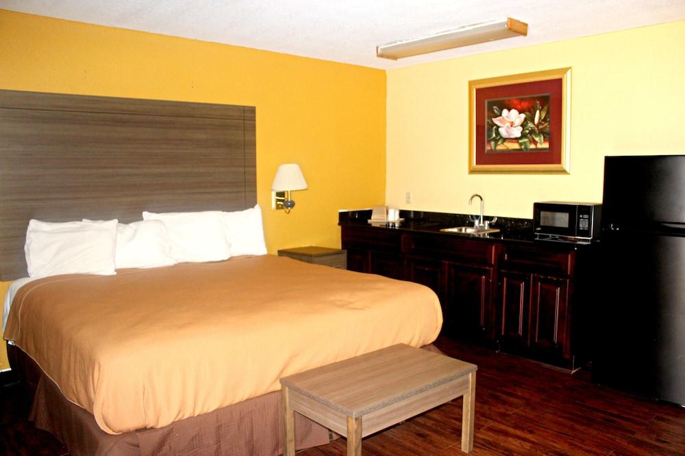 Village Inn Cotulla photo 16