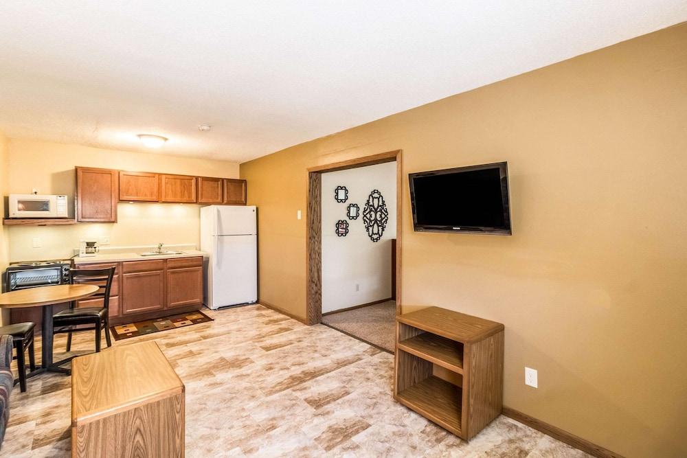 Econo Lodge Valley City photo 21