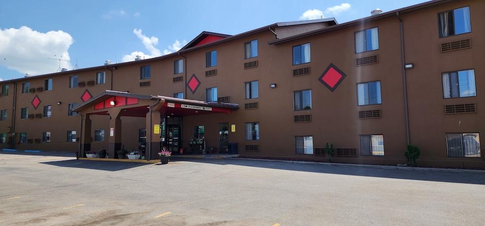 Grizzly Inn photo 26