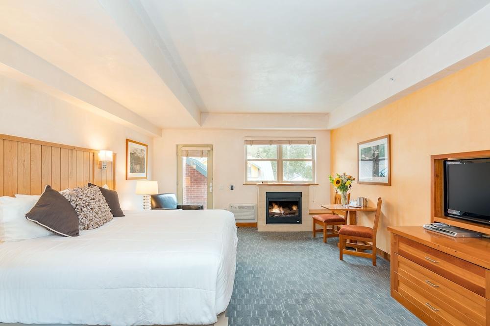 Camel's Garden Hotel photo 60