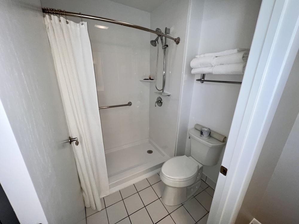 Main Street Motel photo 26