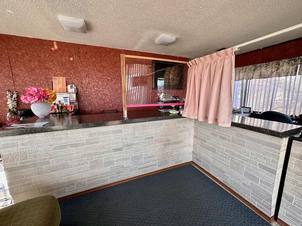 The Hastings Inn Salina photo 2