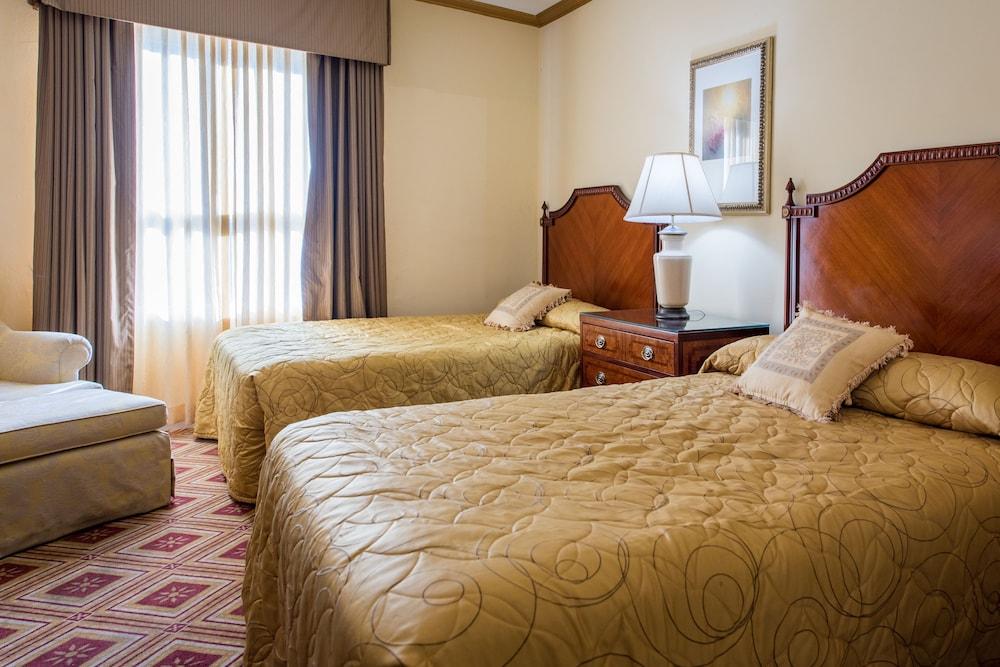 Embassy Hotel photo 16