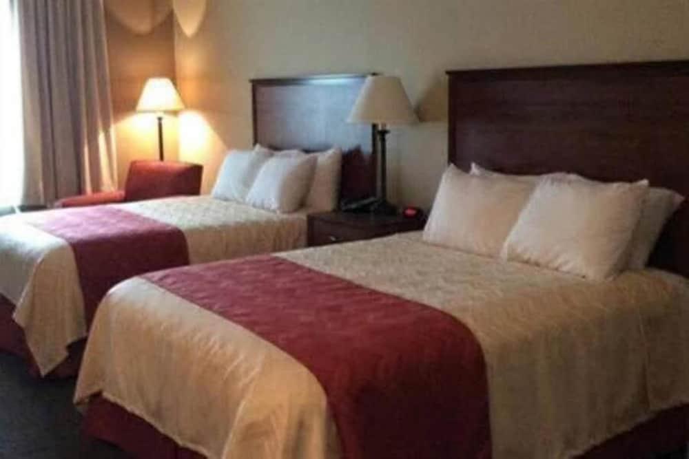 Cardinal Inn & Event Center photo 4