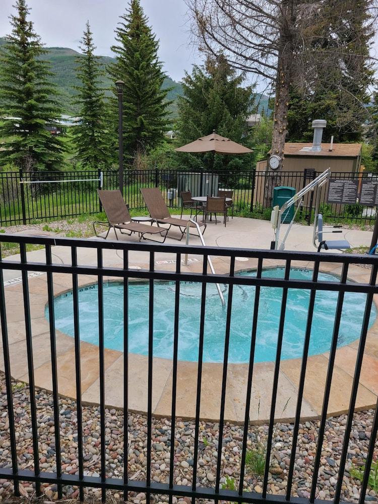 Bluegreen's StreamSide at Vail photo 50