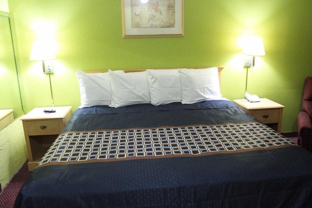 Hutchinson Inn photo 27