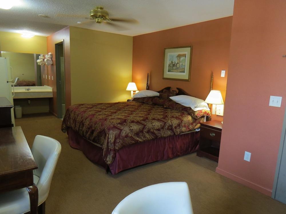 First Western Inn Caseyville photo 30