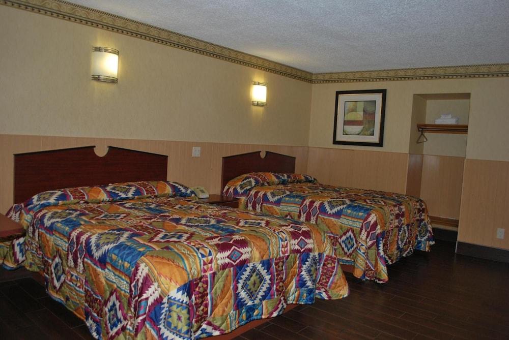 South Bay Motel photo 9