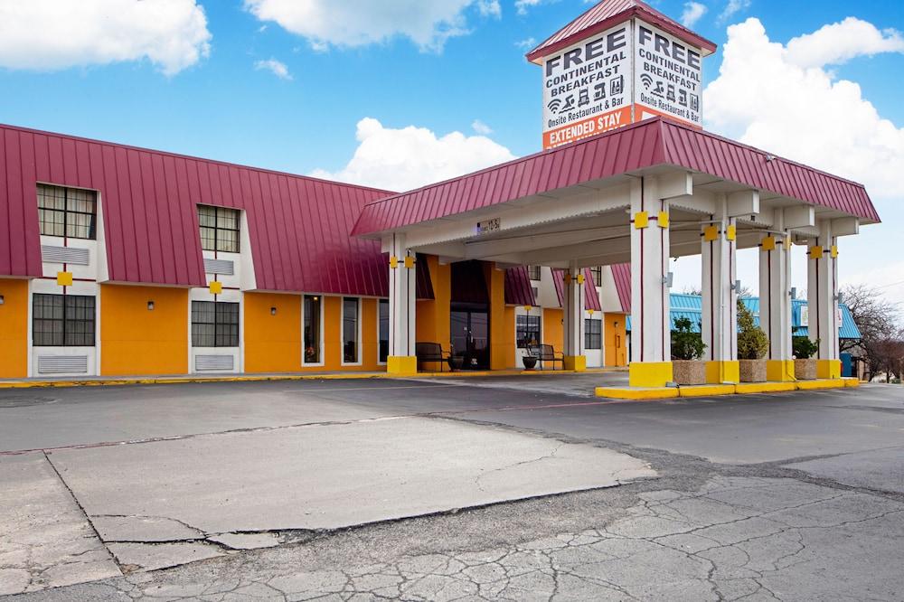 Economy Inn & Suites photo 44