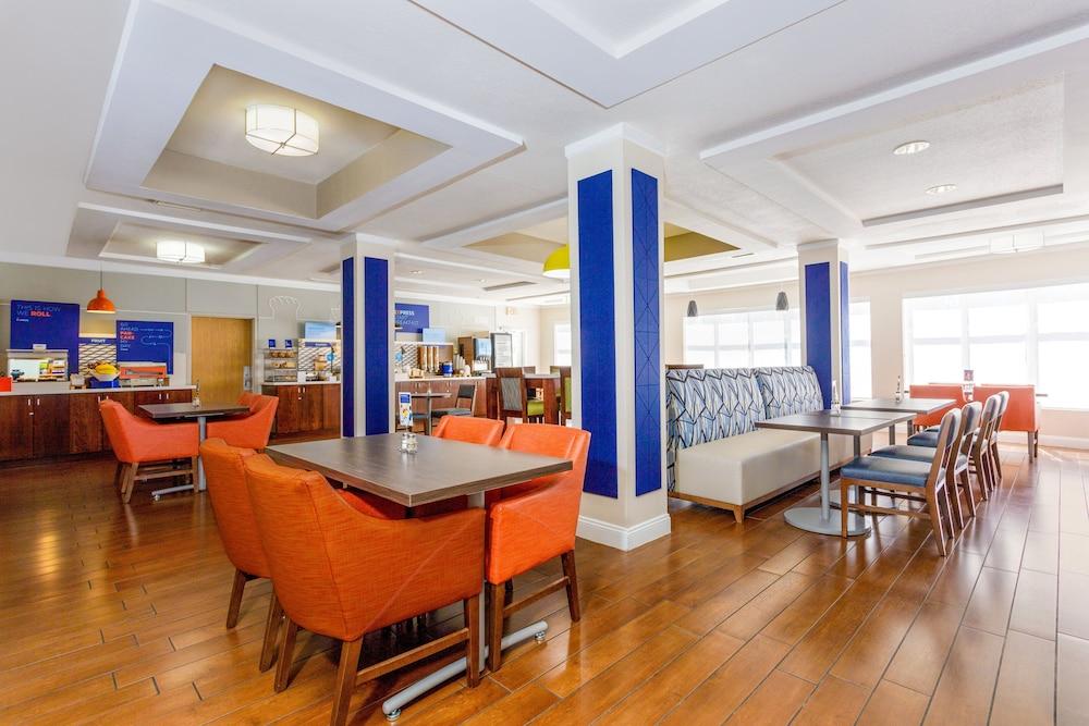 Holiday Inn Express Hotel & Suites Jacksonville South I-295 by IHG photo 55
