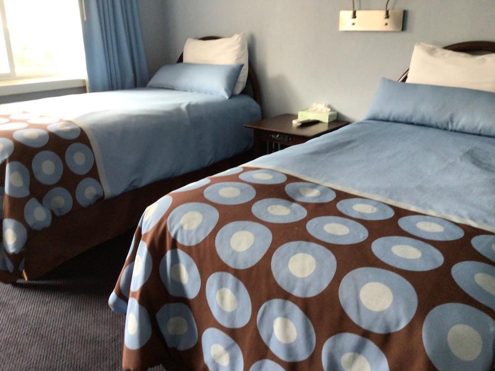 Hitching Post Country Motel photo 10