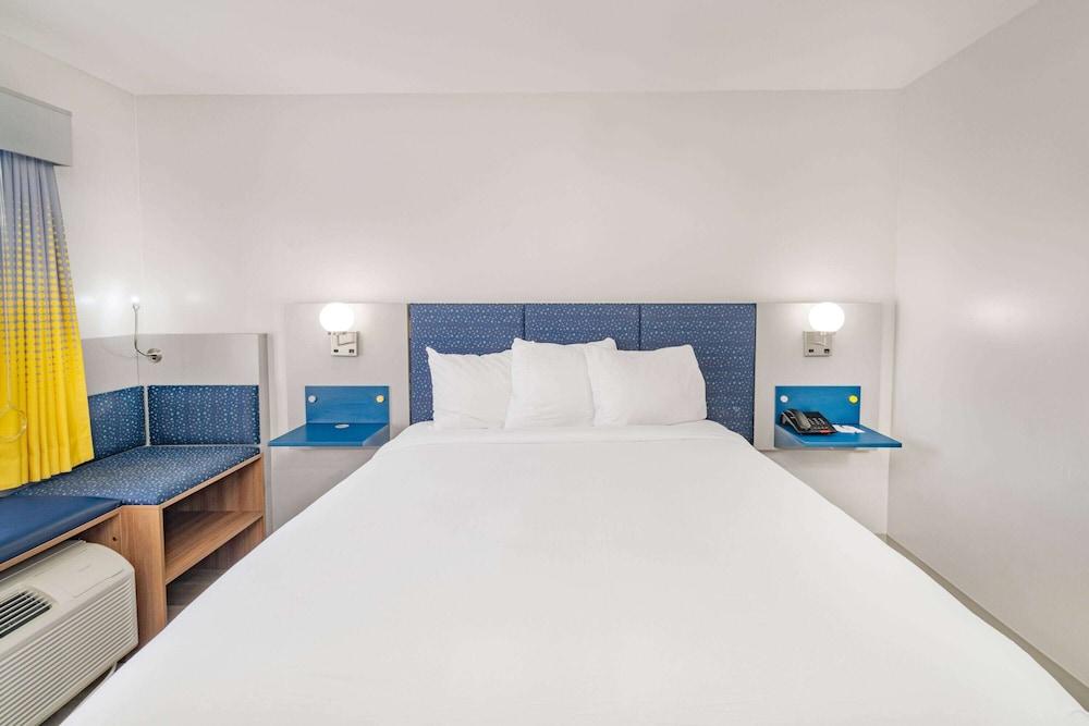 Microtel Inn by Wyndham Athens photo 12
