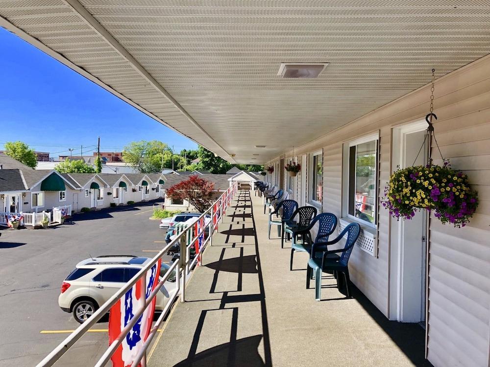 Lockview Motel photo 7