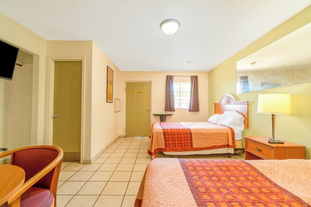 The Inn by El Dorado Lake photo 16