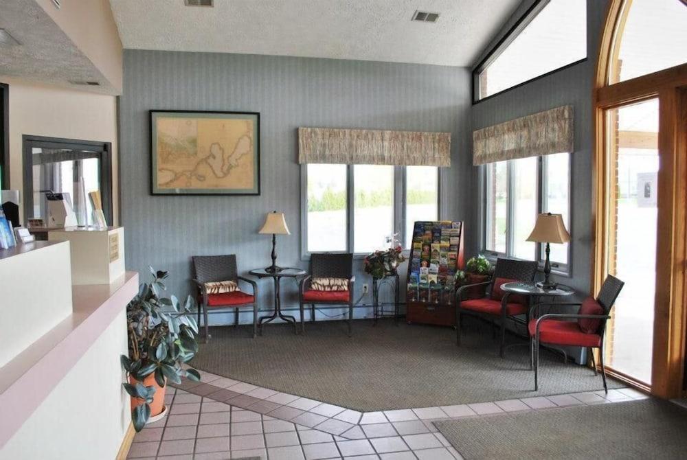 Fleetwood Inn & Suites photo 35