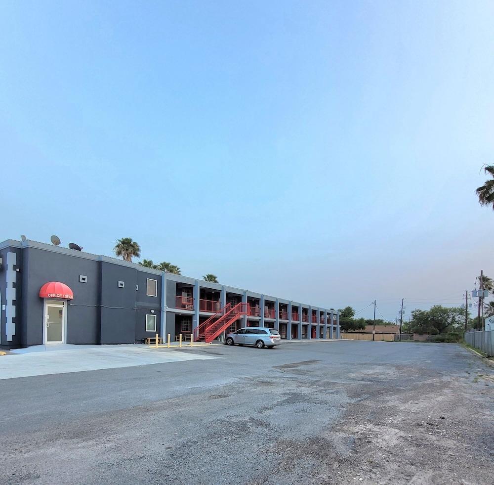 La Vista Motel photo 16