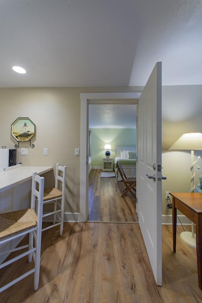 Edgewater Resort photo 62
