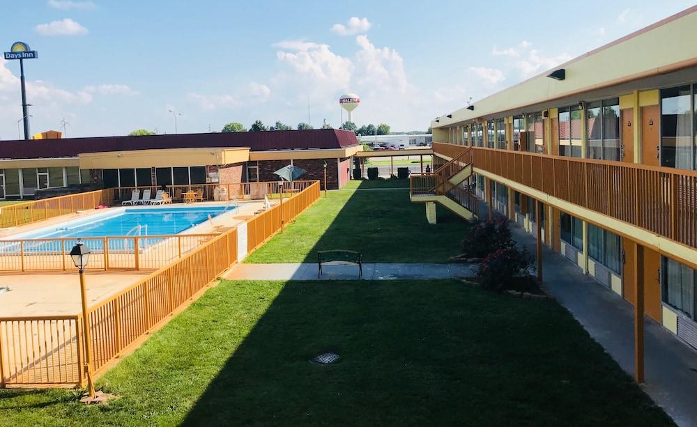 Days Inn by Wyndham Salem, Illinois photo 34