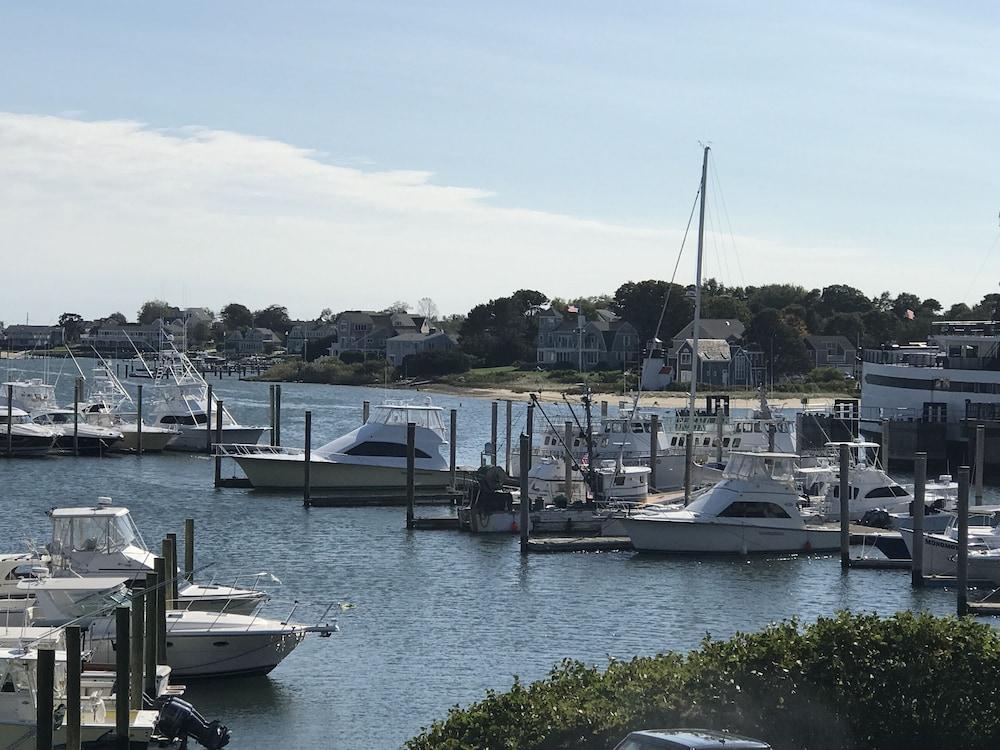 Anchor In Distinctive Waterfront Lodging photo 30