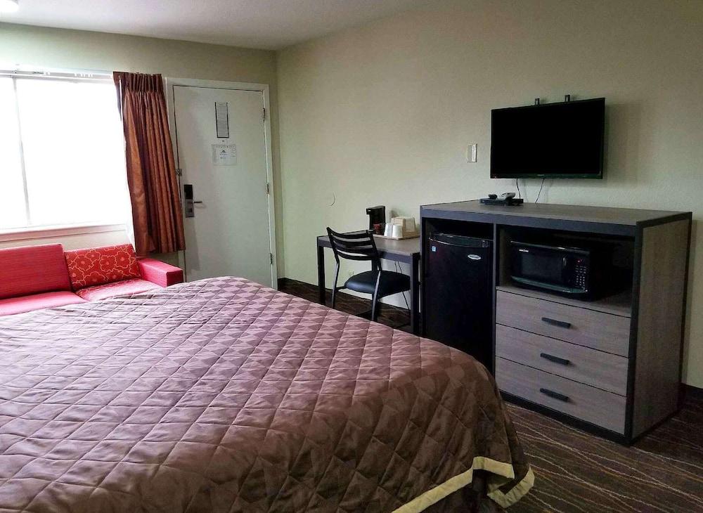 Americas Best Value Inn Alexandria photo 9