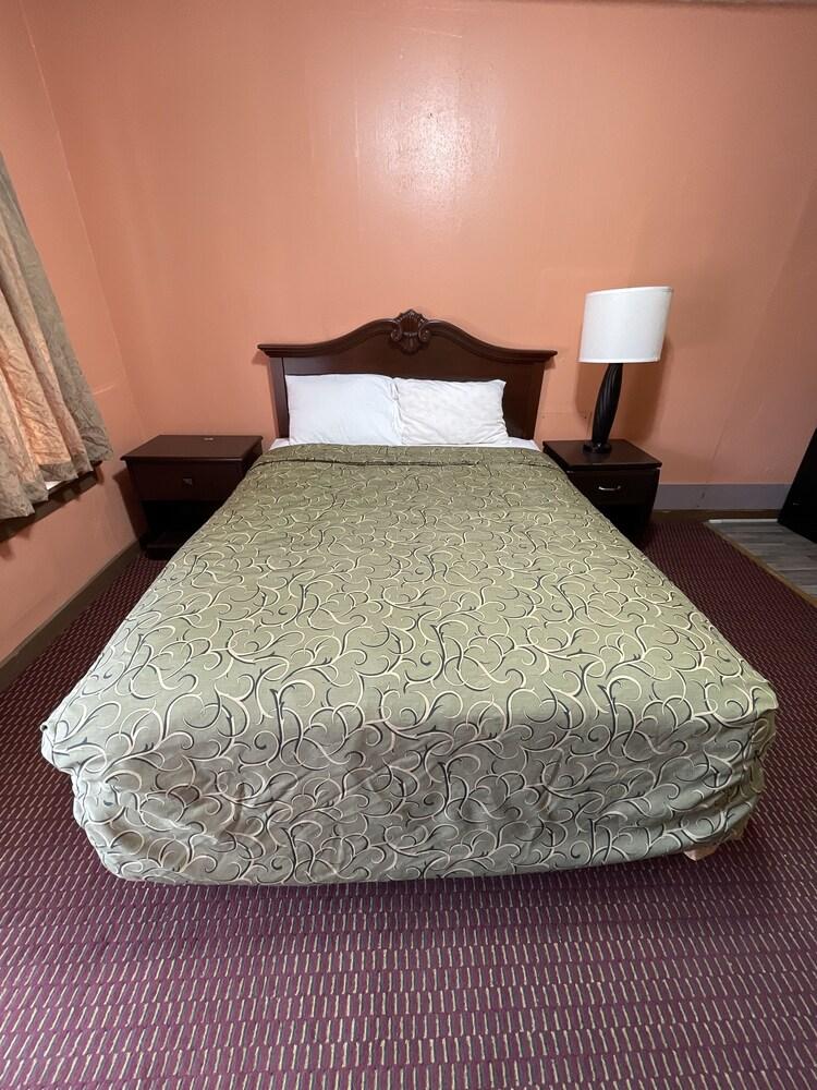 Budget Inn Du Quoin photo 22