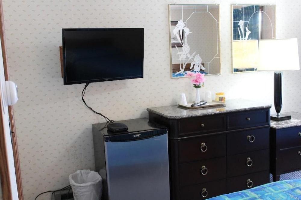 Royal Coach Motor Lodge photo 16