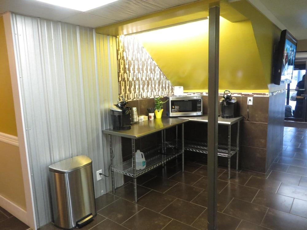 Riverside Suites photo 38