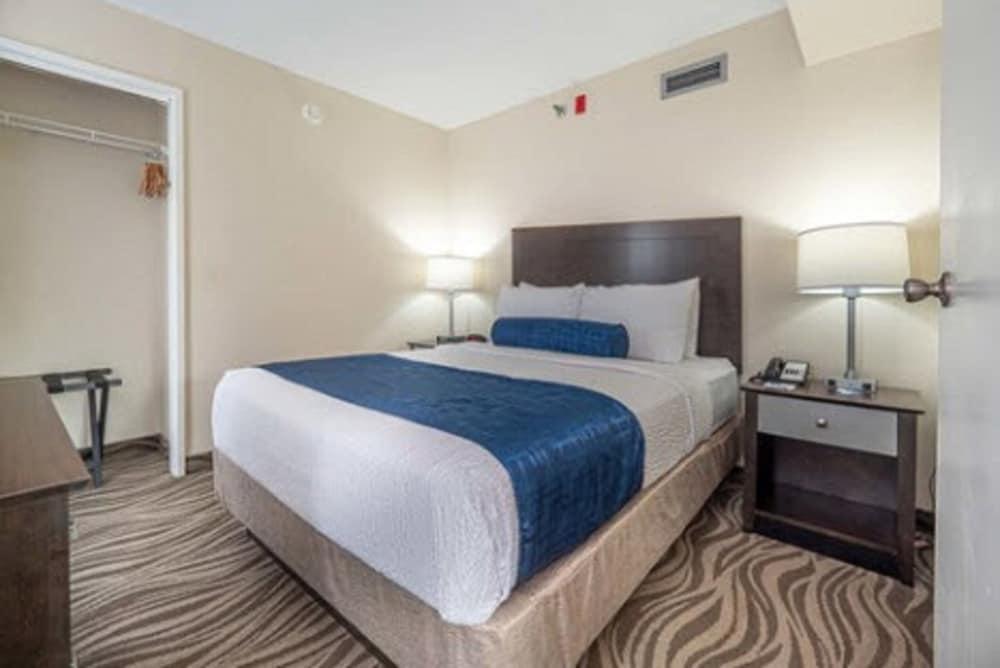 The Breakers Hotel & Suites photo 67