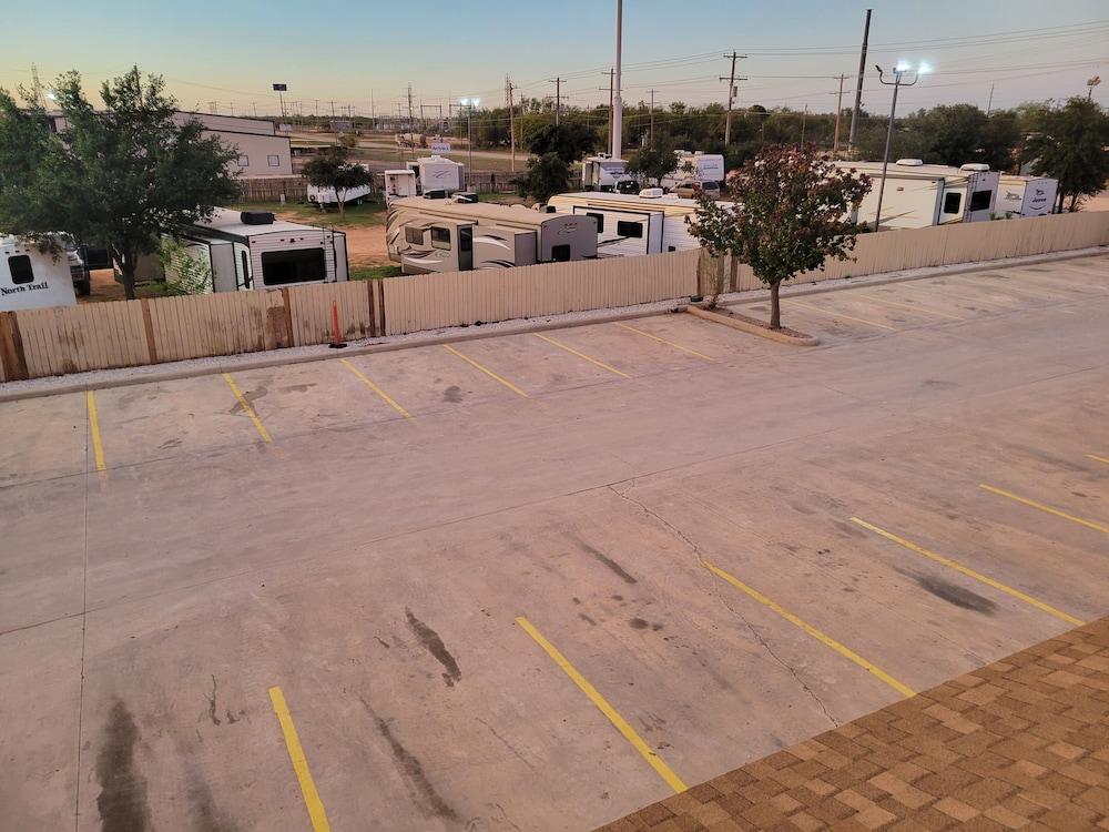 Cotulla Whitten Inn photo 39