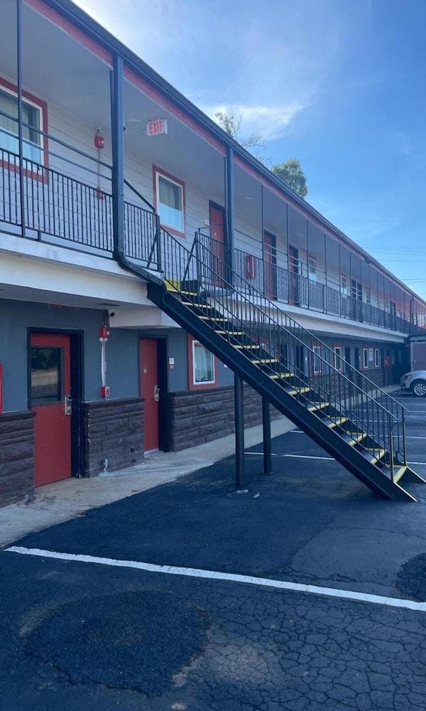 Travelers Rest Motel photo 1