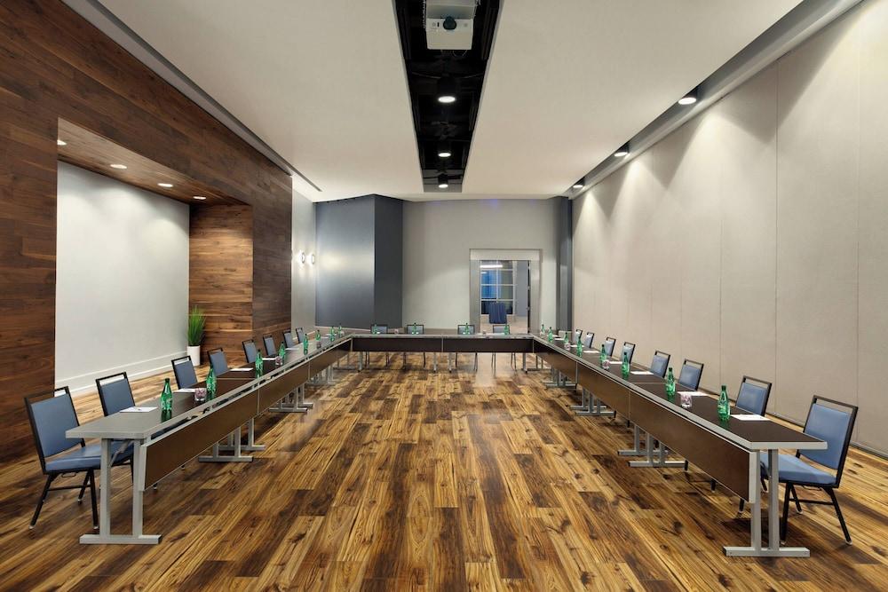 Twelve Midtown, Autograph Collection photo 52