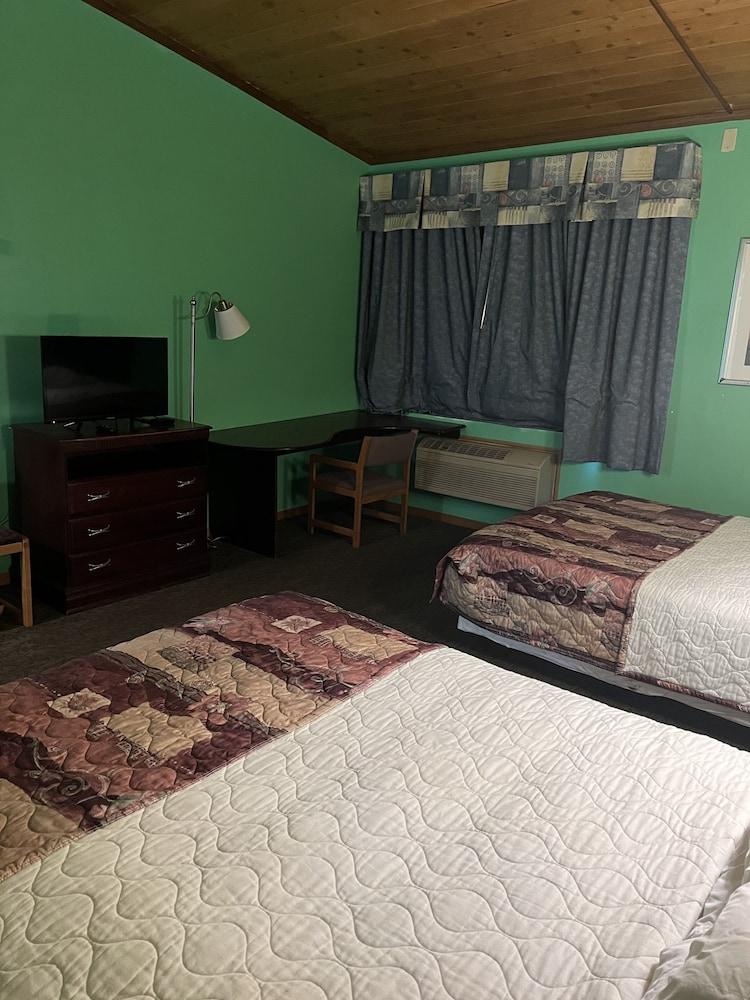 Town & Country Motel photo 13