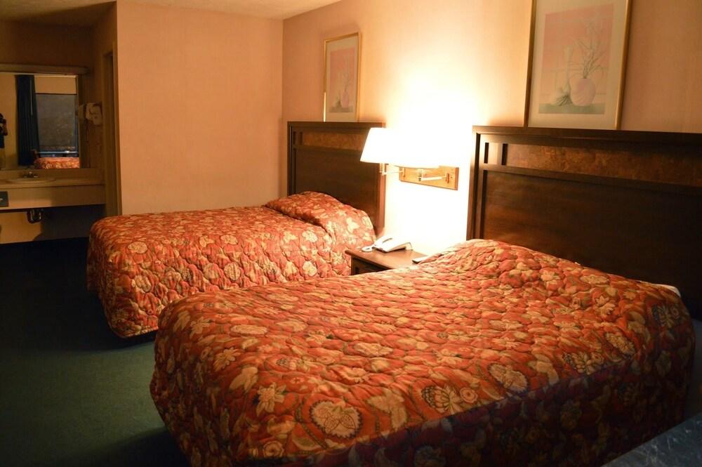 Economy Inn photo 4
