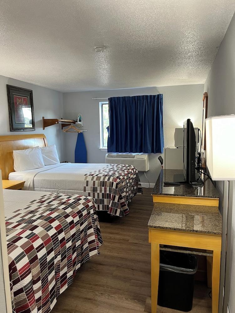 Economy 7 Inn - Norfolk photo 16