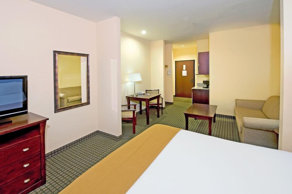 Holiday Inn Express & Suites Willcox by IHG photo 2