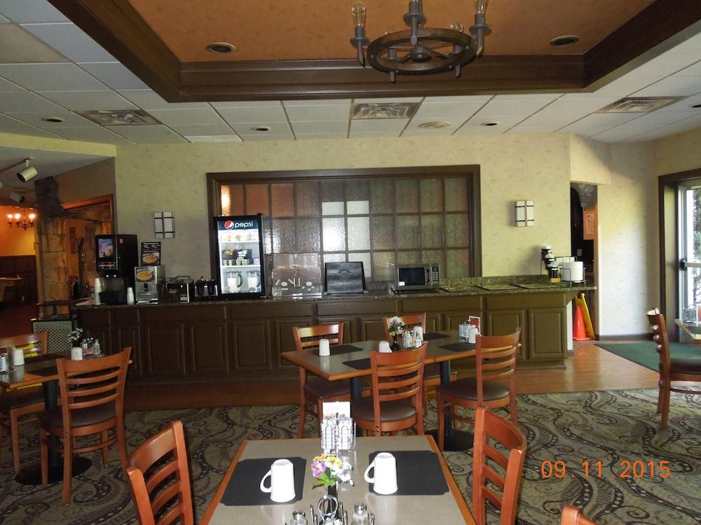 Baymont by Wyndham Marietta photo 23