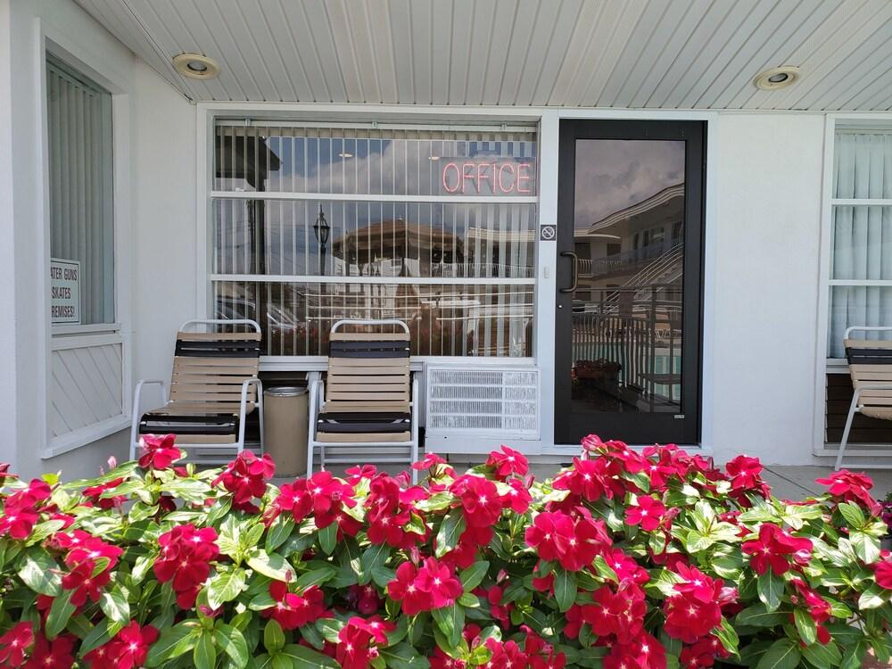 Ivan Hoe Motel photo 30