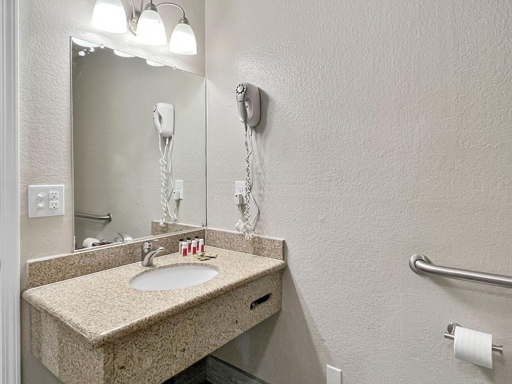 Rodeo Lodge photo 16