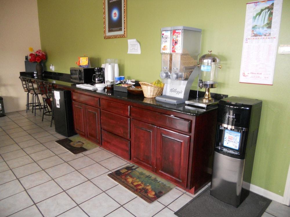 Jackson Inn photo 11