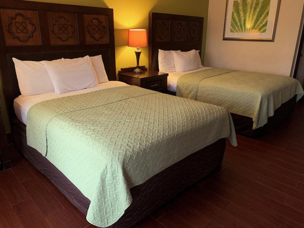 RW Hotel photo 13
