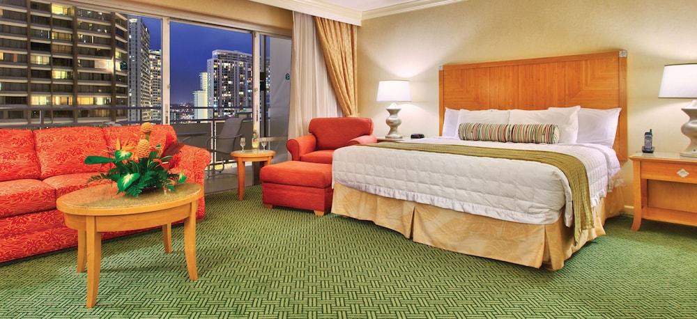 Waikiki Marina Resort at the Ilikai photo 7