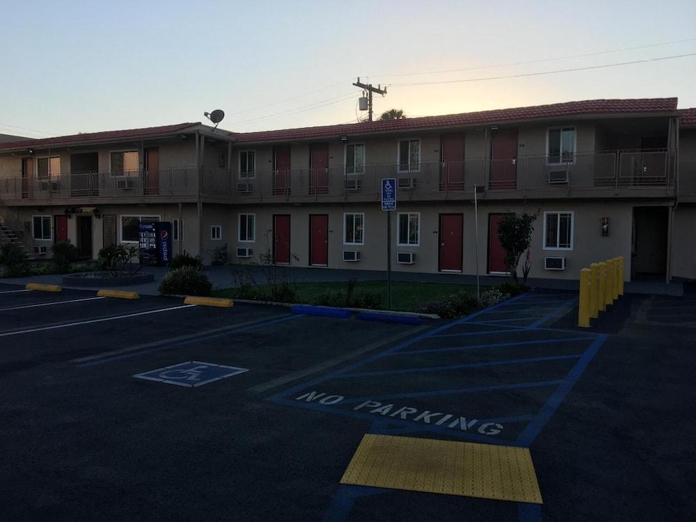 Budget Inn photo 39