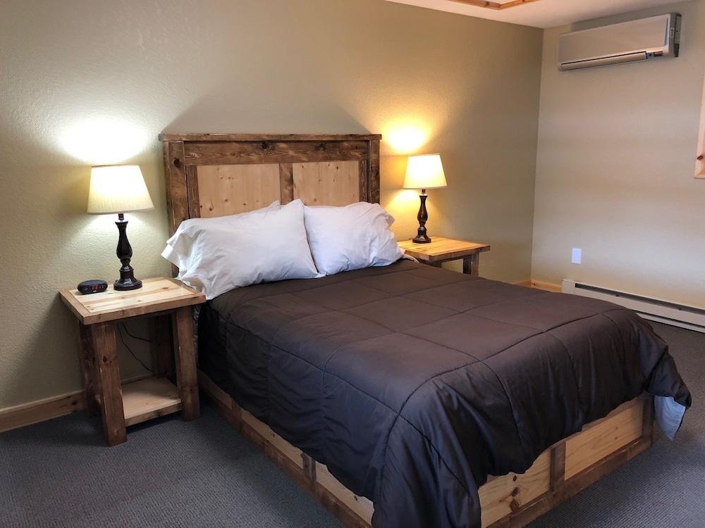 Tahquamenon Suites Lodging photo 5