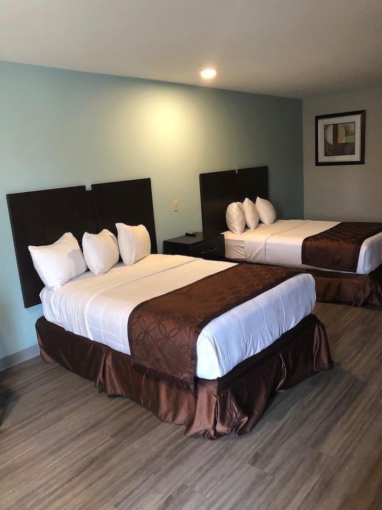 Cypress Inn photo 4