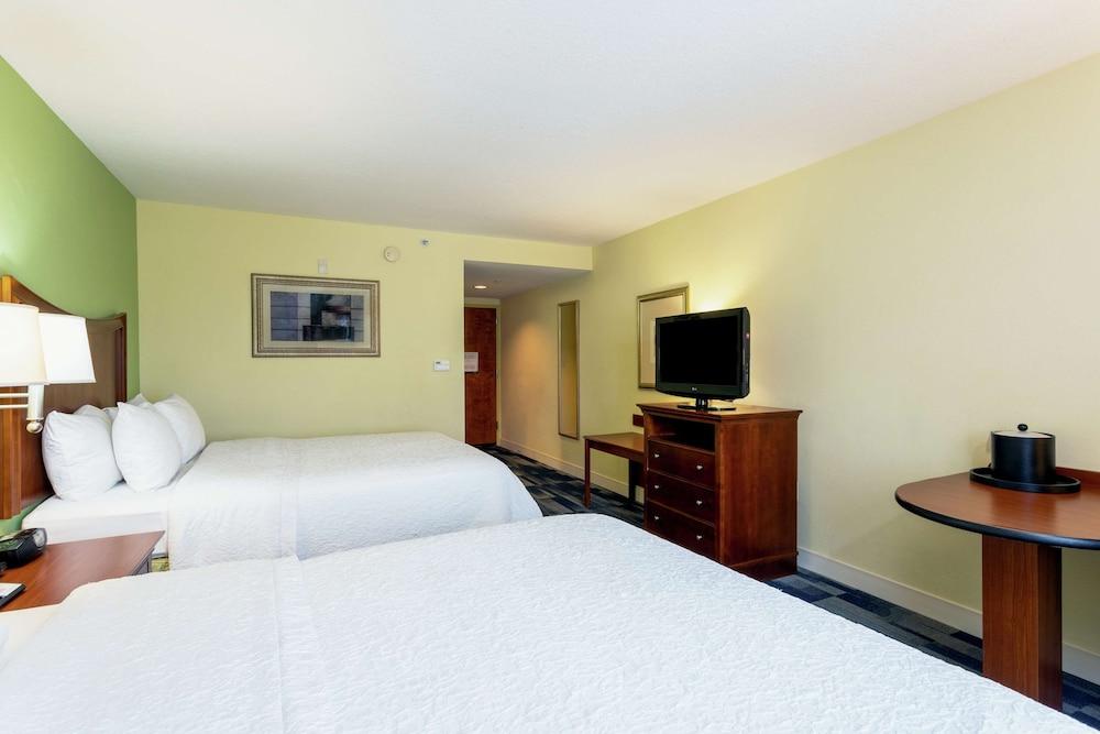Hampton Inn & Suites Ft. Pierce photo 18