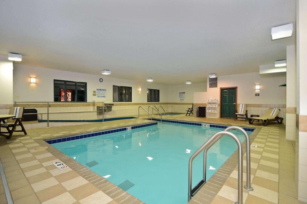 Country Inn & Suites by Radisson, Stevens Point, WI photo 14
