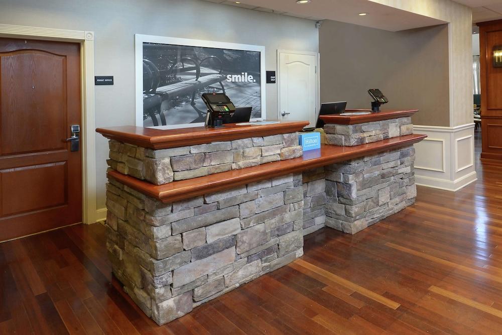 Hampton Inn & Suites Clinton - I-26 photo 40
