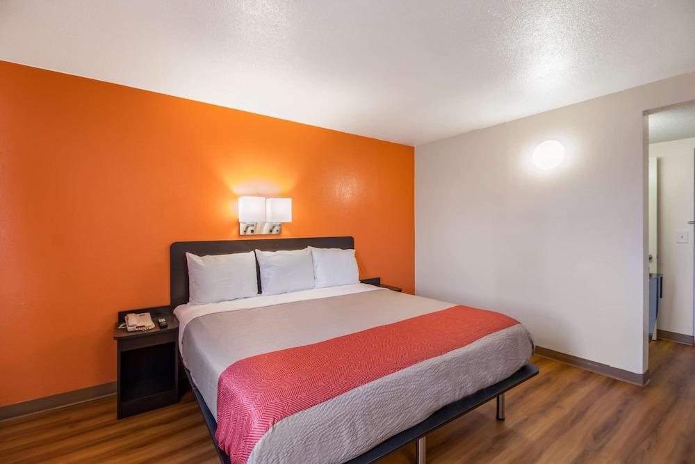 Park Inn by Radisson, Fargo West Acres photo 41